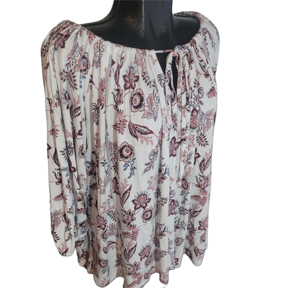In Every Story White Paisley Floral Print Top with Drawstring Tie Neckline 0X - Picture 3 of 7